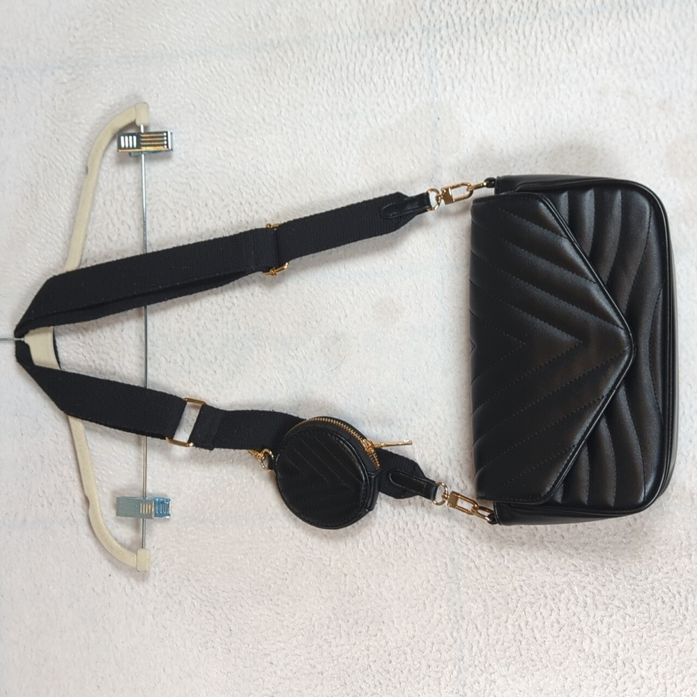 Ant Expedition Women's Black Quilted Crossbody Bag